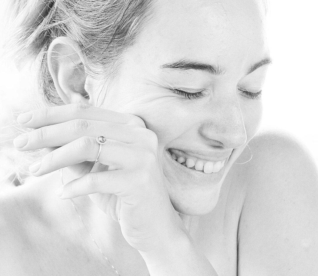Portrait of a smiling woman in her thirties